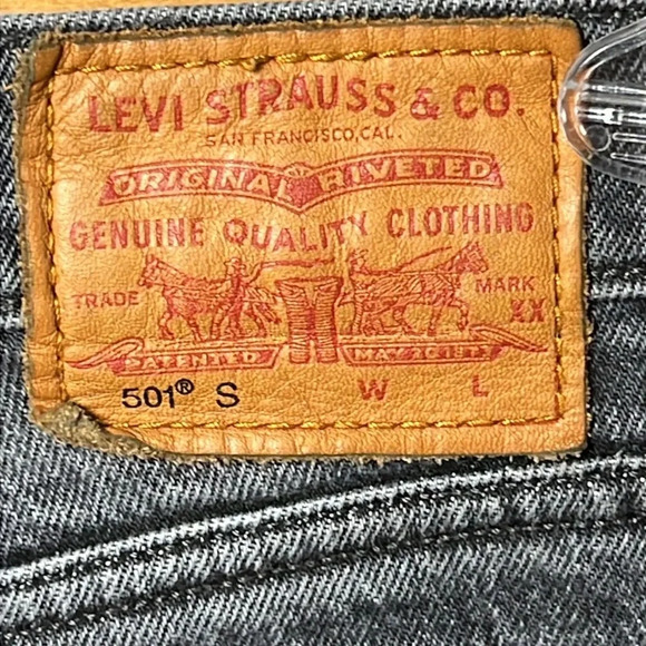 Levi’s premium 501S skinny women’s button fly jeans denim 27x30 faded black Y2K - Picture 8 of 13